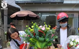 Hoa tươi, quà tặng đắt hàng ngày Quốc tế Phụ nữ 8-3